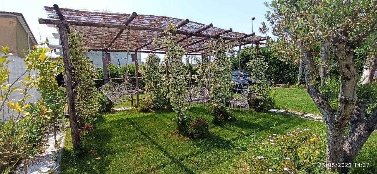 La Villa Degli Dei - Guest House Castellammare di Stabia Eksteriør billede
