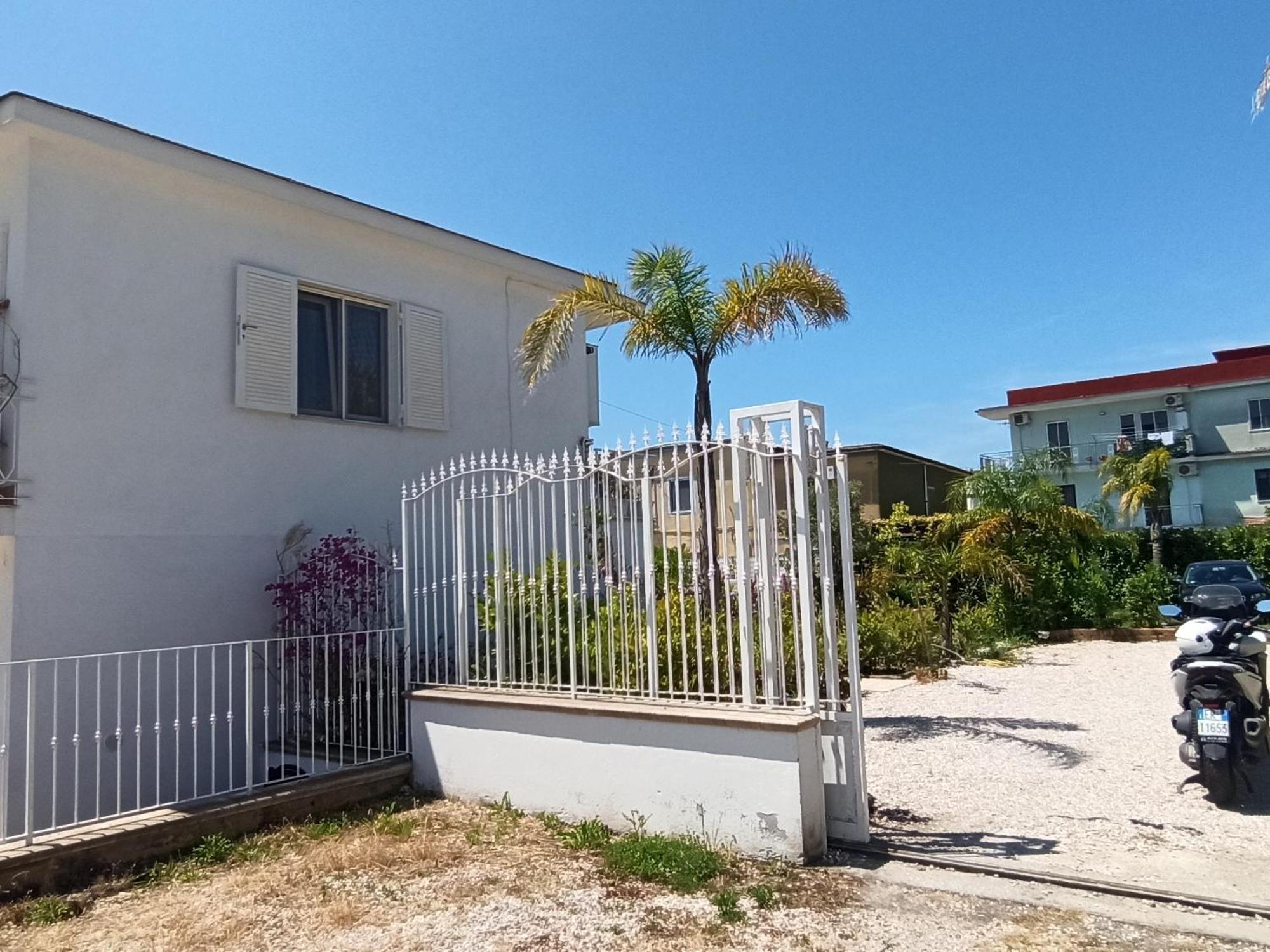 La Villa Degli Dei - Guest House Castellammare di Stabia Eksteriør billede